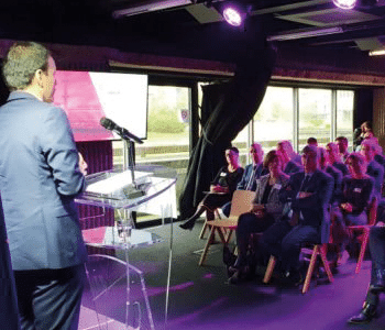 Cédric O discours devant un public